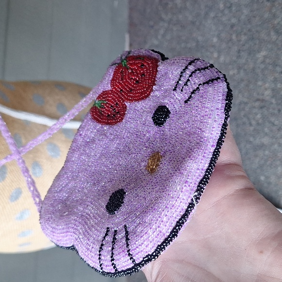 🍓 Hello Kitty strawberry beaded crossbody mini bag Sanrio - Picture 4 of 10